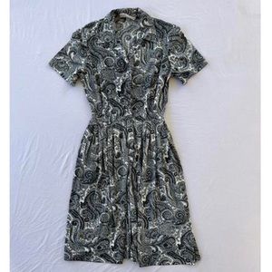 1950s White and Grey Paisley Dress